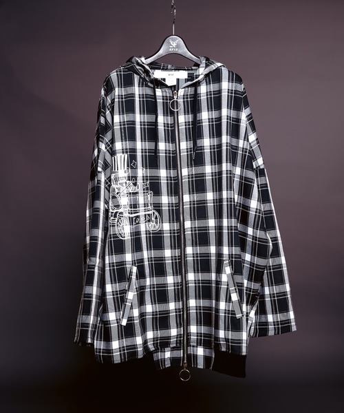 rovtski（ロフトスキー）の「DARK BEAR ZIP PARKA/ビッグシルエット ダークベア ジップパーカー（パーカー・メンズ・ダークグリーン/ホワイト系その他/ブラック系その他/レッド系その他/ワイン/ホワイト系その他2/ブラック系その他3/ホワイト系その他4/ホワイト系その他3/ブラック系その他2/ブラック系その他5/ブラック系その他4・FREE）」の6枚目の写真