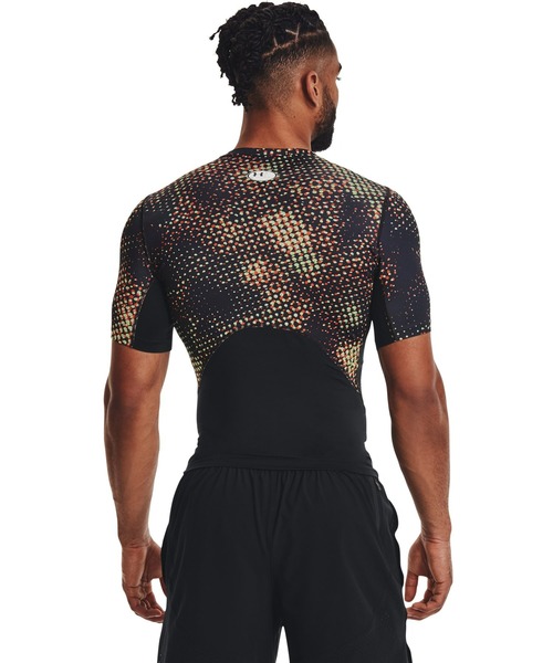 UNDER ARMOUR(アンダーアーマー)の「UAヒートギアアーマー プリント コンプレッション ショートスリーブシャツ(トレーニング/メンズ)(Tシャツ/カットソー・メンズ・ブラック/ブラック×レッド/レッド・S/M/3XL/L/XL/XXL)」の15枚目の写真