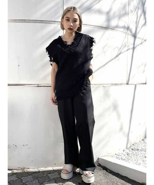 EMODA（エモダ）の「クラッシュオーバーニットベスト（ベスト・レディース・ホワイト/ブラック/グレー・FREE）」の12枚目の写真