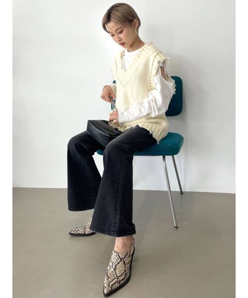 EMODA（エモダ）の「クラッシュオーバーニットベスト（ベスト・レディース・ホワイト/ブラック/グレー・FREE）」の14枚目の写真