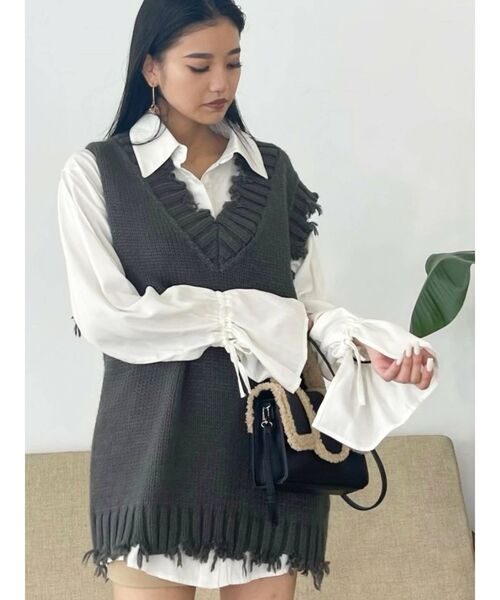 EMODA（エモダ）の「クラッシュオーバーニットベスト（ベスト・レディース・ホワイト/ブラック/グレー・FREE）」の20枚目の写真