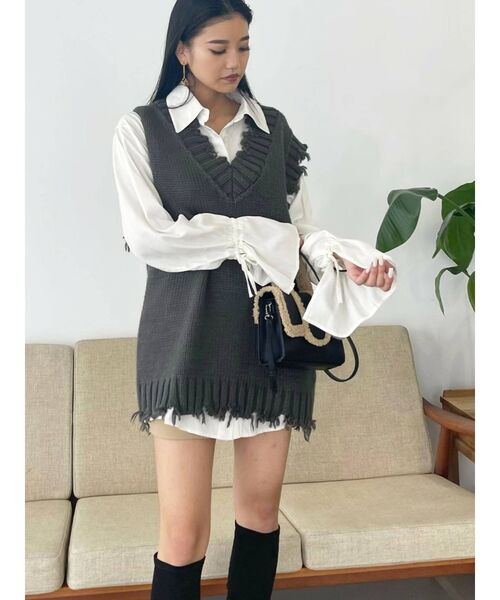 EMODA（エモダ）の「クラッシュオーバーニットベスト（ベスト・レディース・ホワイト/ブラック/グレー・FREE）」の17枚目の写真