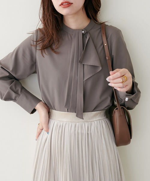 重力で落ちるドレープが美しい\tHermes\tCoaching 着るスカーフ natural couture（ナチュラルクチュール）の「ドレープスカーフ