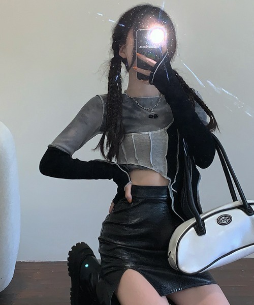 .KOM(ドットコム)の「A'GEM/9 × .kom『.kom/ドットケーオーエム』サイドカッティングアンバランスカットソー(Tシャツ/カットソー・レディース・ブラック・FREE)」の15枚目の写真