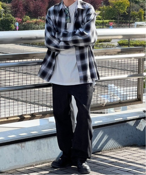 kutir(クティール)の「デニムペインターパンツ(デニムパンツ・メンズ・ブラック/グレー・SMALL/MEDIUM/LARGE)」の6枚目の写真