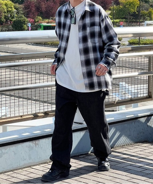 kutir(クティール)の「デニムペインターパンツ(デニムパンツ・メンズ・ブラック/グレー・SMALL/MEDIUM/LARGE)」の5枚目の写真