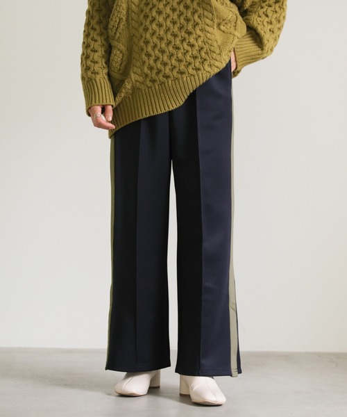 select MOCA（セレクトモカ）の「リラックスライン裾スリットパンツ（その他パンツ・レディース・ブラック/カーキ/ネイビー・FREE）」の3枚目の写真