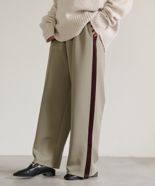 select MOCA（セレクトモカ）の「リラックスライン裾スリットパンツ（その他パンツ・レディース・ブラック/カーキ/ネイビー・FREE）」の13枚目の写真