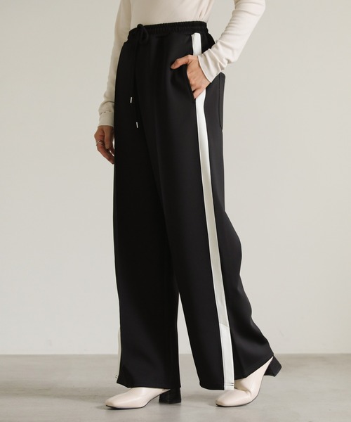 select MOCA（セレクトモカ）の「リラックスライン裾スリットパンツ（その他パンツ・レディース・ブラック/カーキ/ネイビー・FREE）」の4枚目の写真