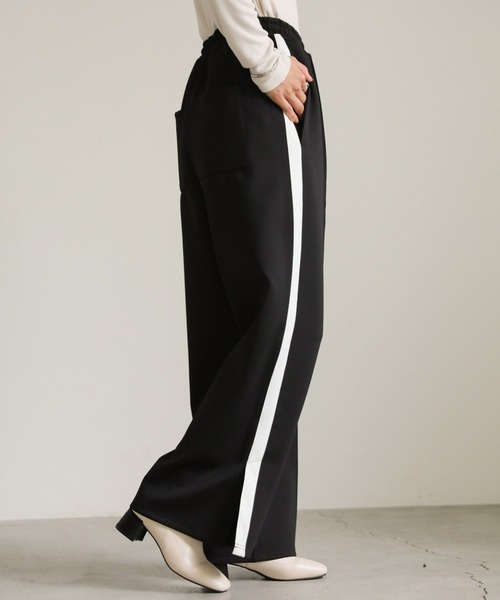 select MOCA（セレクトモカ）の「リラックスライン裾スリットパンツ（その他パンツ・レディース・ブラック/カーキ/ネイビー・FREE）」の10枚目の写真