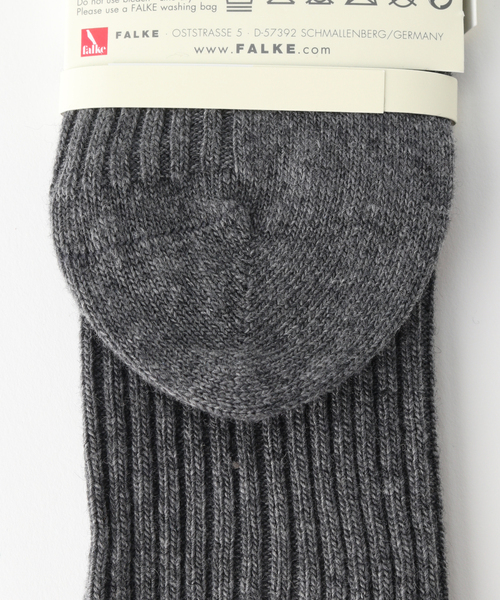 SLOBE IENA(スローブイエナ)の「【FALKE/ファルケ】 Cosy Wool Bootソックス(ソックス/靴下・レディース・ネイビー/ホワイト/チャコールグレー・FREE)」の4枚目の写真