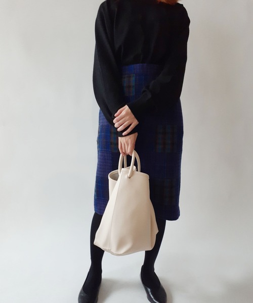 thank U more(サンキューモア)の「レザー ハンドル付き ビッグ ショルダーバッグ(ショルダーバッグ・レディース・ブラック/アイボリー/ベージュ/ブラウン・FREE)」の15枚目の写真