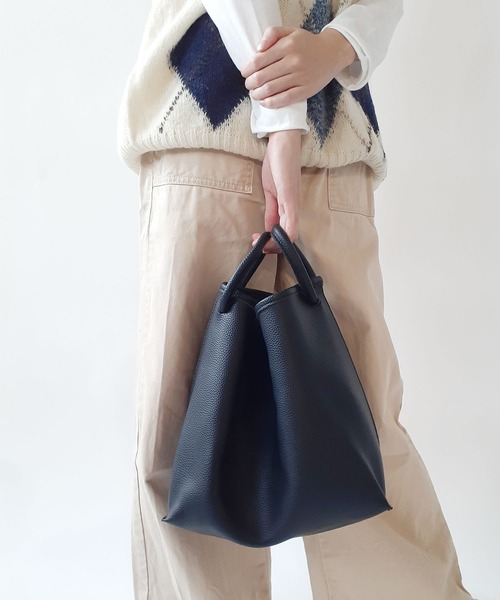 thank U more(サンキューモア)の「レザー ハンドル付き ビッグ ショルダーバッグ(ショルダーバッグ・レディース・ブラック/アイボリー/ベージュ/ブラウン・FREE)」の13枚目の写真