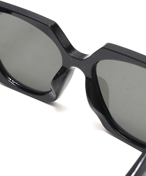 atmos pink（アトモスピンク）の「atmos pink 変形 サングラス / アトモスピンク ヘンケイ サングラス（サングラス・レディース・ブラック/ネイビー・FREE）」の8枚目の写真