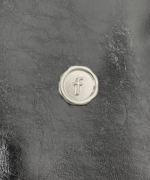 LVEU.（ラブユ.）の「2way faux leather square tote bag / 2way合皮スクエアトートバッグ（トートバッグ・レディース・ブラック・FREE）」の7枚目の写真