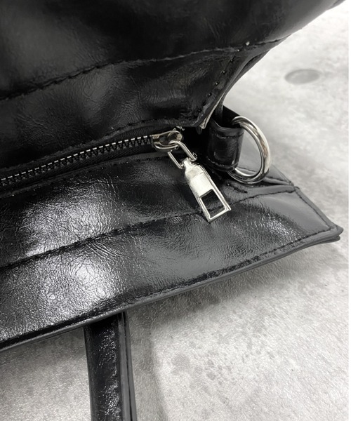 LVEU.（ラブユ.）の「2way faux leather square tote bag / 2way合皮スクエアトートバッグ（トートバッグ・レディース・ブラック・FREE）」の8枚目の写真