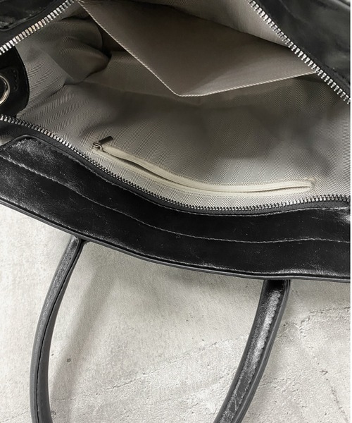 LVEU.（ラブユ.）の「2way faux leather square tote bag / 2way合皮スクエアトートバッグ（トートバッグ・レディース・ブラック・FREE）」の9枚目の写真