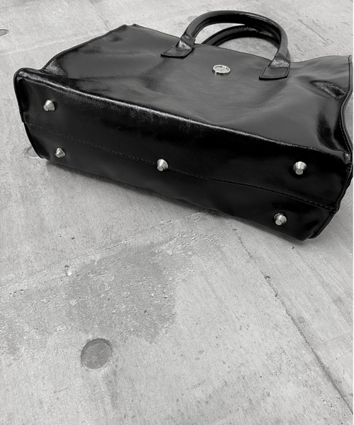 LVEU.（ラブユ.）の「2way faux leather square tote bag / 2way合皮スクエアトートバッグ（トートバッグ・レディース・ブラック・FREE）」の22枚目の写真