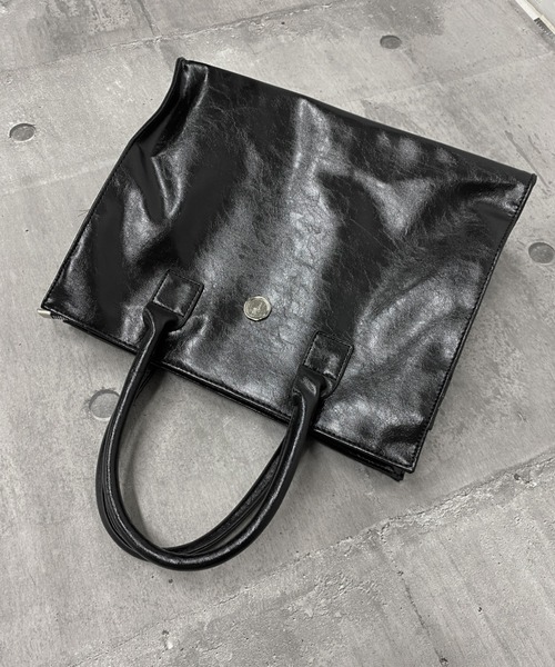 LVEU.（ラブユ.）の「2way faux leather square tote bag / 2way合皮スクエアトートバッグ（トートバッグ・レディース・ブラック・FREE）」の21枚目の写真