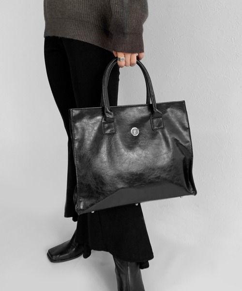 LVEU.（ラブユ.）の「2way faux leather square tote bag / 2way合皮スクエアトートバッグ（トートバッグ・レディース・ブラック・FREE）」の19枚目の写真