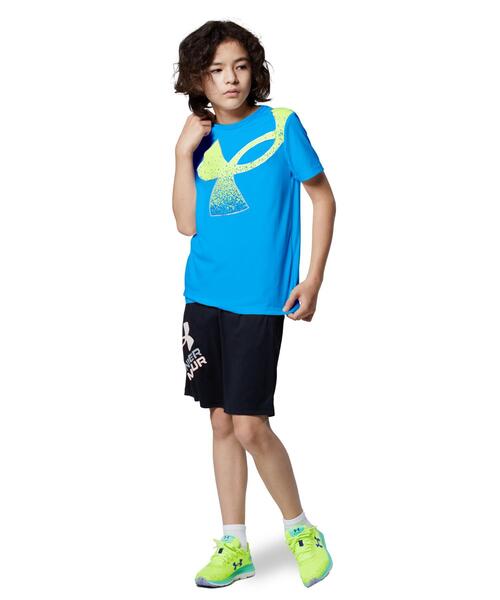 UNDER ARMOUR（アンダーアーマー）の「UAプロトタイプ2.0 ロゴ ショーツ（トレーニング/KIDS）（その他パンツ・キッズ・グレー/ブラック・150cm/140cm/130cm/160cm/120cm）」の4枚目の写真