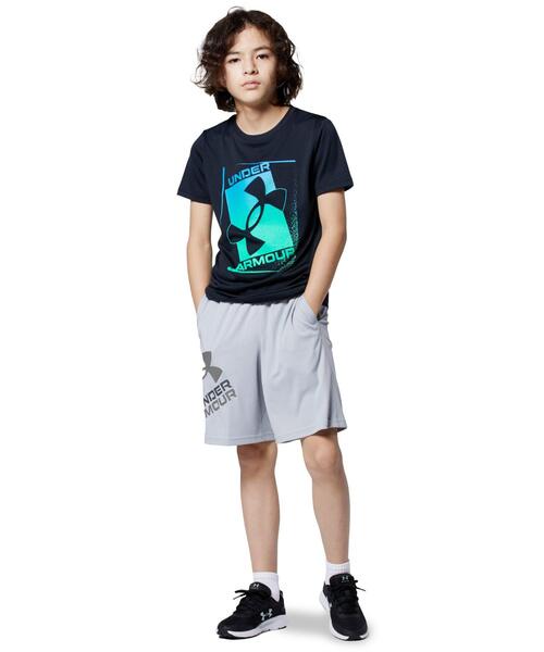 UNDER ARMOUR（アンダーアーマー）の「UAプロトタイプ2.0 ロゴ ショーツ（トレーニング/KIDS）（その他パンツ・キッズ・グレー/ブラック・150cm/140cm/130cm/160cm/120cm）」の9枚目の写真