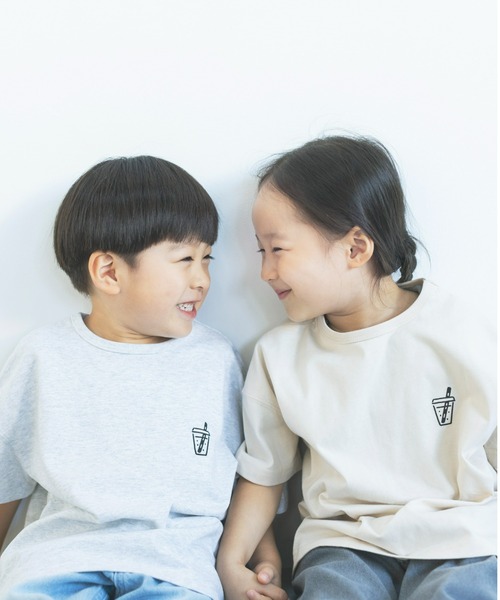 ooju（オージュ）の「【ooju×長場雄】s/s T-shirt "juice"（Tシャツ/カットソー・キッズ・ベージュ/ブラウン/ブルーグレー/グレー・3/4/2/1）」の4枚目の写真