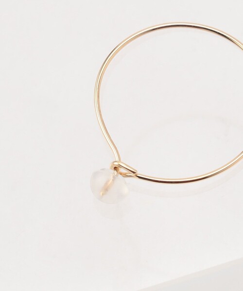 Aresense（アーセンス）の「esne/エスネ K10フープピアスS（ピアス（両耳用）・レディース・ゴールド・ONE SIZE）」の4枚目の写真