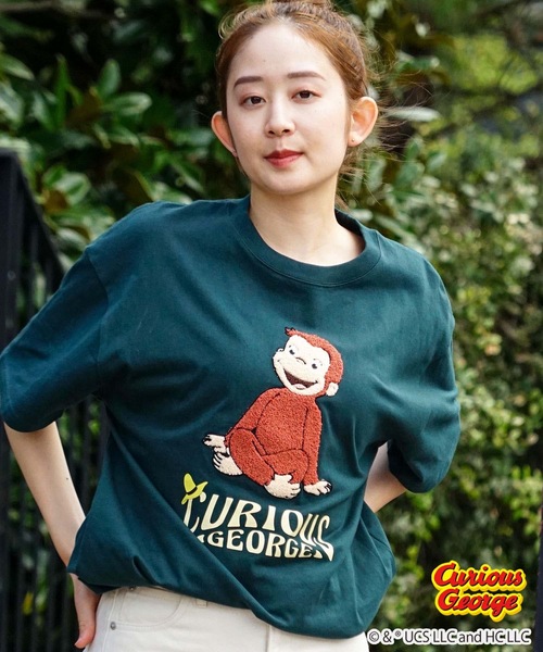 OUTDOOR PRODUCTS(アウトドアプロダクツ)の「【OUTDOOR PRODUCTS/アウトドアプロダクツ】【 おさるのジョージ 】ニョッキ ハンドリー コラボ Tシャツ ドロップショルダー オーバーサイズ(Tシャツ/カットソー・メンズ・ホワイト/ピンク系その他/ホワイト系その他/オフホワイト/ベージュ/ダークグリーン・SMALL/MEDIUM/LARGE/X-LARGE)」の5枚目の写真