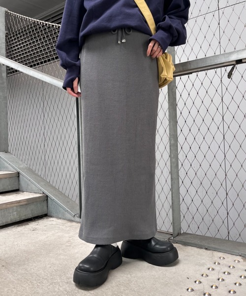 CIAOPANIC TYPY(チャオパニックティピー)の「リブIラインスカート(スカート・レディース・イエロー/パープル/レッド/ブルー/ブラック/アイボリー/グレー/ピンク/グリーン/ダークグレー/ブルー系その他/オレンジ/サーモンピンク/ホワイト/パープル系その他/レモンイエロー/グレー系その他/ライム/カーキ・SMALL/MEDIUM)」の5枚目の写真