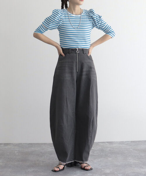 fredy emue（フレディエミュ）の「カーブデニムパンツ（デニムパンツ・レディース・オフホワイト/サックスブルー/ブラック・36/38）」の7枚目の写真