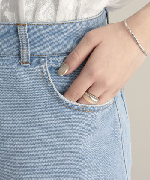 fredy emue（フレディエミュ）の「カーブデニムパンツ（デニムパンツ・レディース・オフホワイト/サックスブルー/ブラック・36/38）」の8枚目の写真