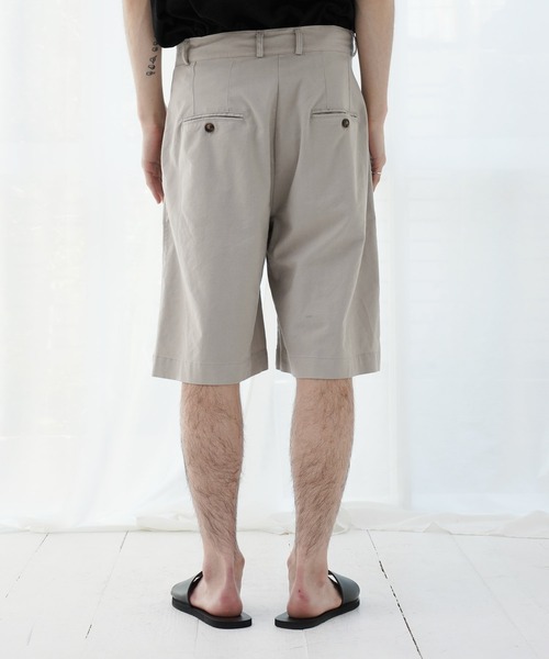 Air Tokyo（エアートウキョー）の「綿麻 フロント ツータック ショートパンツ（その他パンツ・メンズ・ブラック/グレイッシュベージュ・MEDIUM/LARGE）」の4枚目の写真