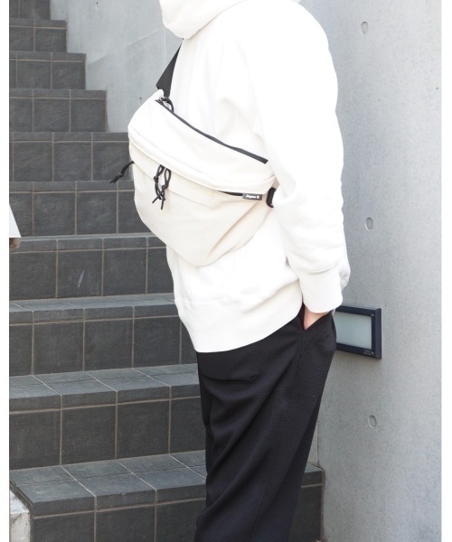 Jayne K(ジェーンケー)の「【Jayne K/ジェーン・ケー】ボディバッグ(ボディバッグ/ウエストポーチ・メンズ・アイボリー/ブラック・FREE)」の12枚目の写真