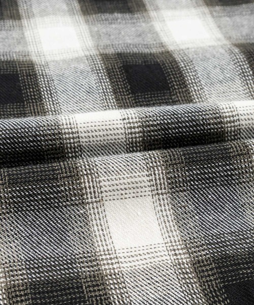 Revo.（レボ）の「オーバーサイズ ルーズシルエット オンブレチェックレギュラーカラー長袖シャツ（シャツ/ブラウス・メンズ・ネイビー/オレンジ/ブラック/サックスブルー/グレー/ブルー・M/L）」の11枚目の写真