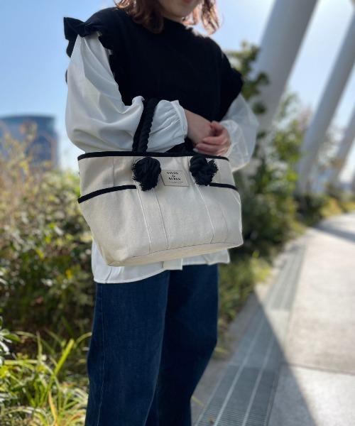 SALON de RUBAN（サロンドルヴァン）の「【SALON de RUBAN / サロン ド ルヴァン】 WEB限定 キャンバス素材 500mlペットボトル収納可 ポケット多数 ロープハンドル ランチトートバッグ（トートバッグ・レディース・ブラック/ホワイト×ブラック/ホワイト・FREE）」の14枚目の写真
