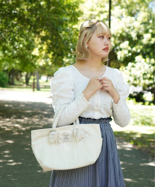 SALON de RUBAN（サロンドルヴァン）の「【SALON de RUBAN / サロン ド ルヴァン】 WEB限定 キャンバス素材 500mlペットボトル収納可 ポケット多数 ロープハンドル ランチトートバッグ（トートバッグ・レディース・ブラック/ホワイト×ブラック/ホワイト・FREE）」の22枚目の写真