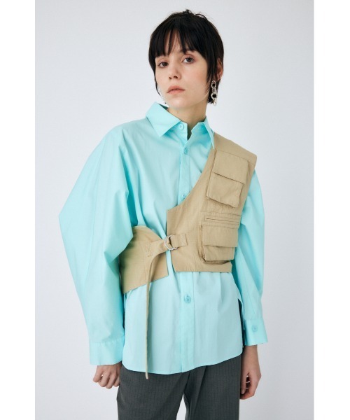 MOUSSY(マウジー)の「ONE SHOULDER UTILITY ベスト(ベスト・レディース・ライトベージュ/ブラック・FREE)」の2枚目の写真