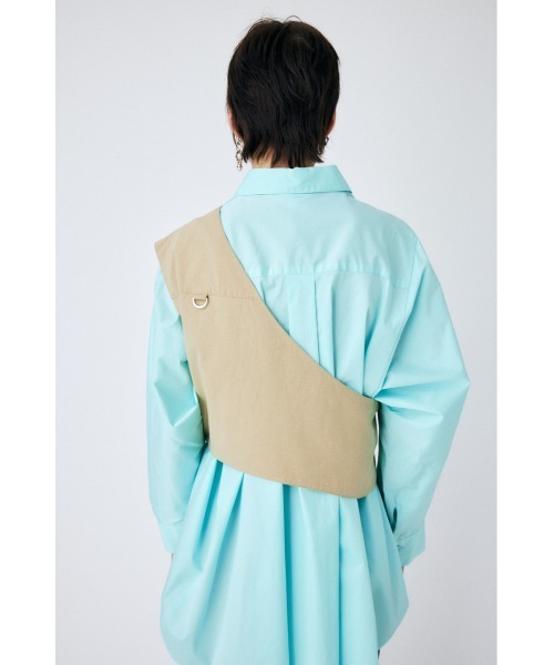 MOUSSY(マウジー)の「ONE SHOULDER UTILITY ベスト(ベスト・レディース・ライトベージュ/ブラック・FREE)」の7枚目の写真