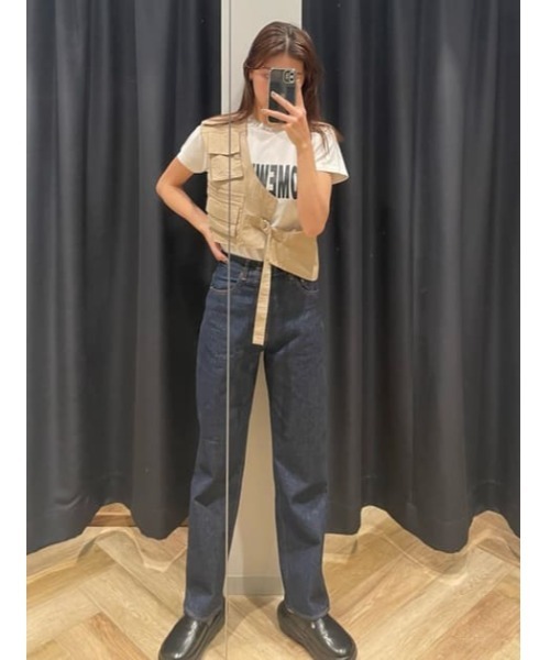 MOUSSY(マウジー)の「ONE SHOULDER UTILITY ベスト(ベスト・レディース・ライトベージュ/ブラック・FREE)」の21枚目の写真