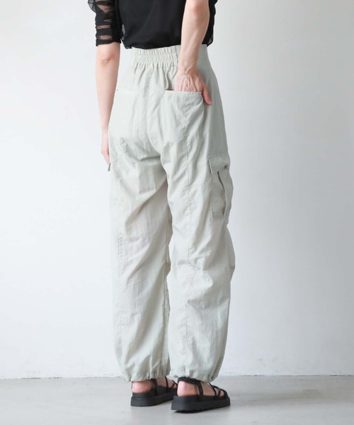 archives（アルシーヴ）の「ハイウエストドロストカーゴパンツ（カーゴパンツ・レディース・ミント/アイボリー/ブラック・MEDIUM）」の12枚目の写真