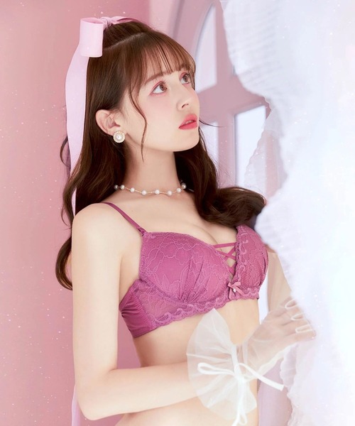 DRW（ドロー）の「[選べるショーツ]ぎゅっと谷間メイク！盛れるワンカラーレースアップ ブラジャー& フルバック or Tバックショーツセット（ブラ&ショーツ・レディース・ピンク/ブラック/レッド/ブラック系1/ピンク系1・B75/C75/D70/D75/A75/A70/C65/B70/B65/D65/C70）」の9枚目の写真