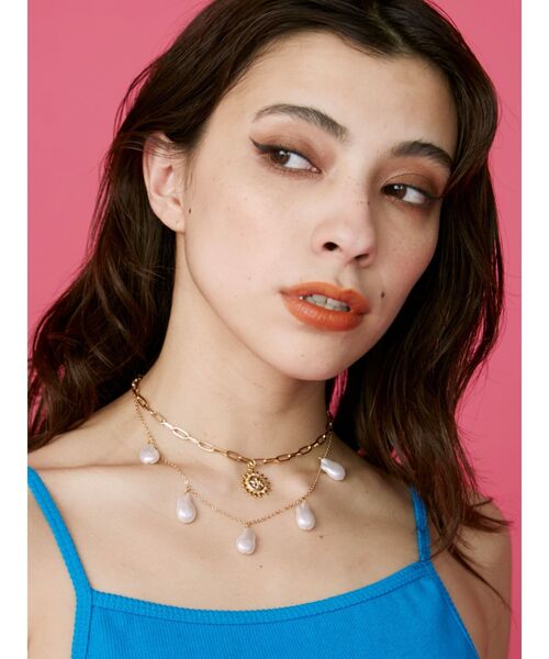 EVRIS（エヴリス）の「SUNNY MOTIF 2連ネックレス（ネックレス・レディース・ゴールド/シルバー・FREE）」の2枚目の写真