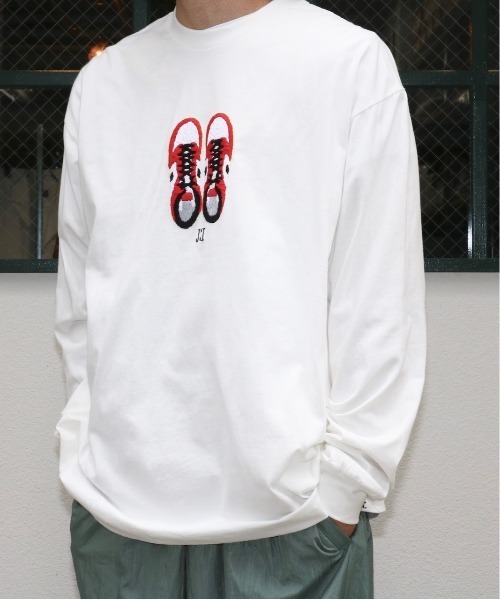 O.K.(オーケー)の「O.K. / オーケー LS SNEAKERS T J1 エアジョーダン1刺繍LS TEE(Tシャツ/カットソー・メンズ・ホワイト/ブラック・ONE SIZE)」の4枚目の写真