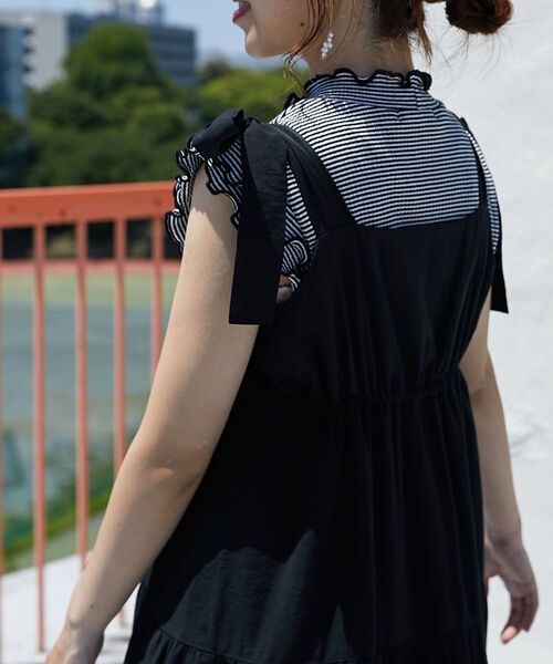 MAJESTIC LEGON(マジェスティックレゴン)の「【WEB限定XSサイズあり】2way肩リボンティアードワンピース(ワンピース・レディース・オレンジ/ブラック/アイボリー・X-SMALL/SMALL/MEDIUM)」の5枚目の写真