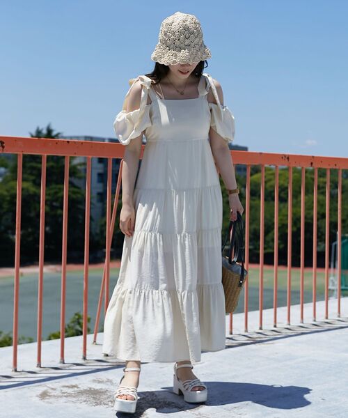 MAJESTIC LEGON(マジェスティックレゴン)の「【WEB限定XSサイズあり】2way肩リボンティアードワンピース(ワンピース・レディース・オレンジ/ブラック/アイボリー・X-SMALL/SMALL/MEDIUM)」の10枚目の写真