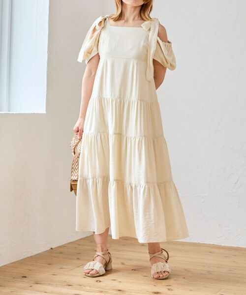 MAJESTIC LEGON(マジェスティックレゴン)の「【WEB限定XSサイズあり】2way肩リボンティアードワンピース(ワンピース・レディース・オレンジ/ブラック/アイボリー・X-SMALL/SMALL/MEDIUM)」の19枚目の写真