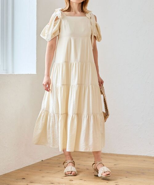 MAJESTIC LEGON(マジェスティックレゴン)の「【WEB限定XSサイズあり】2way肩リボンティアードワンピース(ワンピース・レディース・オレンジ/ブラック/アイボリー・X-SMALL/SMALL/MEDIUM)」の20枚目の写真