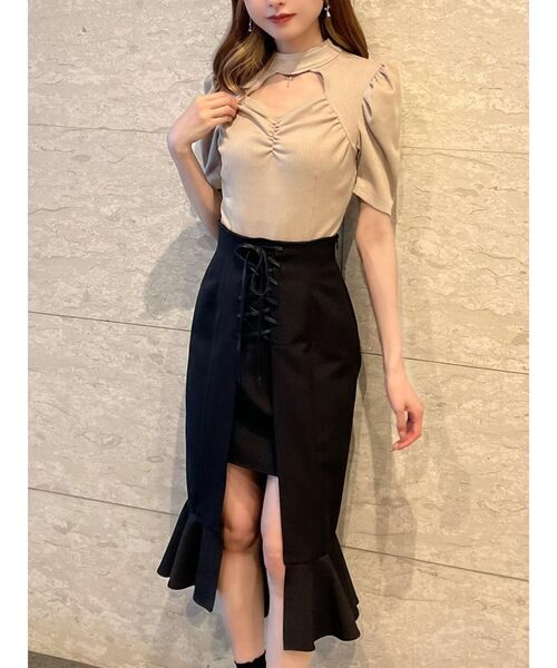 EATME(イートミー)の「クロスチャーム付デコルテTOP【取外し可能】(Tシャツ/カットソー・レディース・ブラック/ベージュ/グレー・FREE)」の21枚目の写真