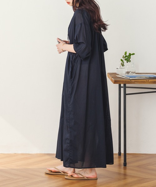 lil nina(リルニーナ)の「コットンボイル シャーリングシャツワンピース(シャツワンピース・レディース・ブルーパープル/ストライプ/ホワイト/ブラック・FREE)」の6枚目の写真